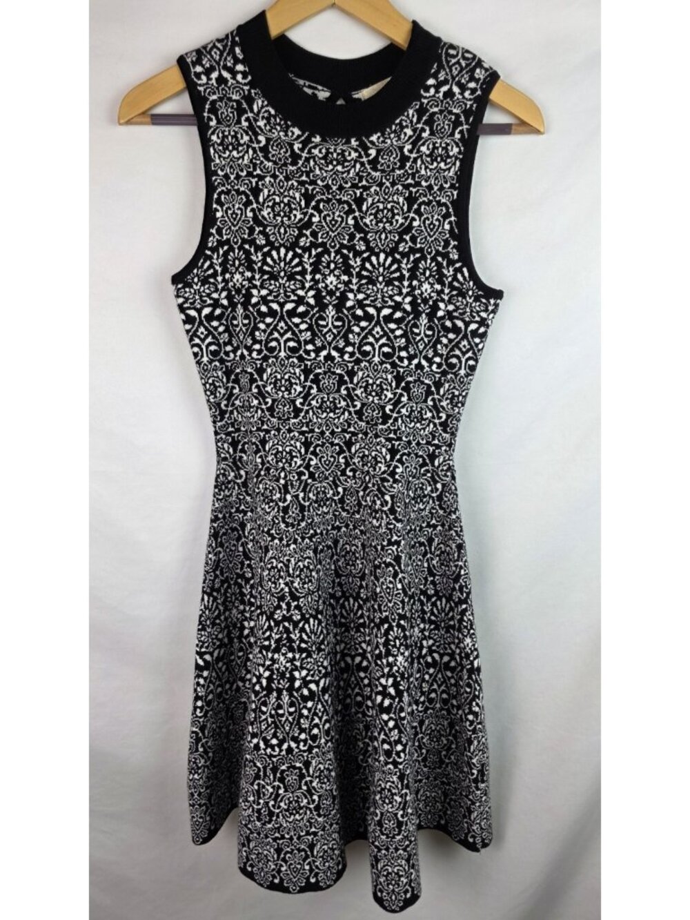 Rewind Women's Dress Size Medium Black & White Knit Sleeveless A-Line Dress